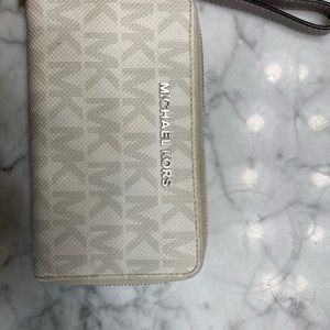 Michael Kors wristlet